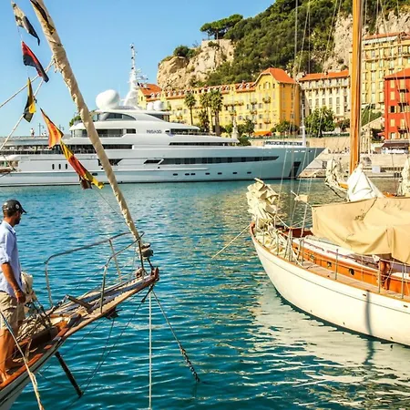 Cassini - Balcony - Ac - Garibaldi Square Апартаменты *